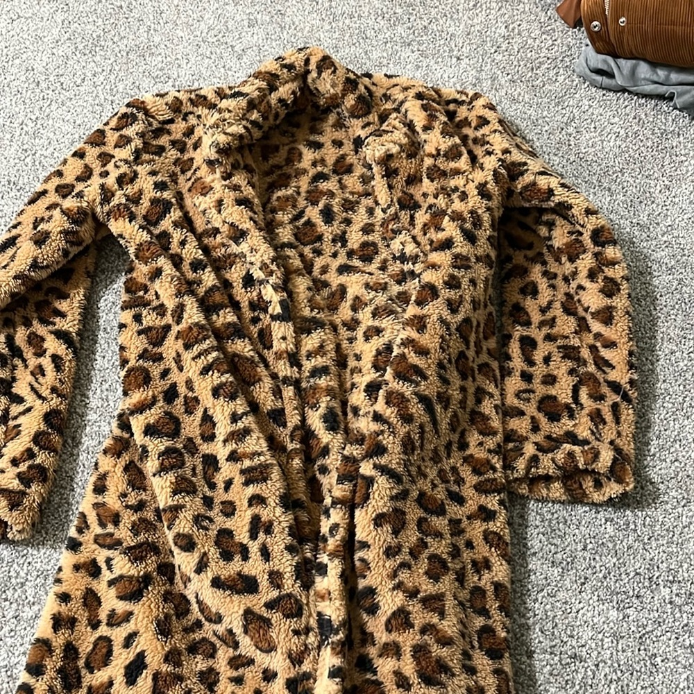 fake für cheeta print jacket
